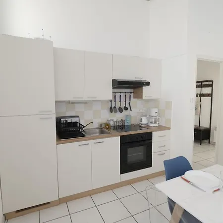 200m Des Demoiselles- Pour 4 Apartament